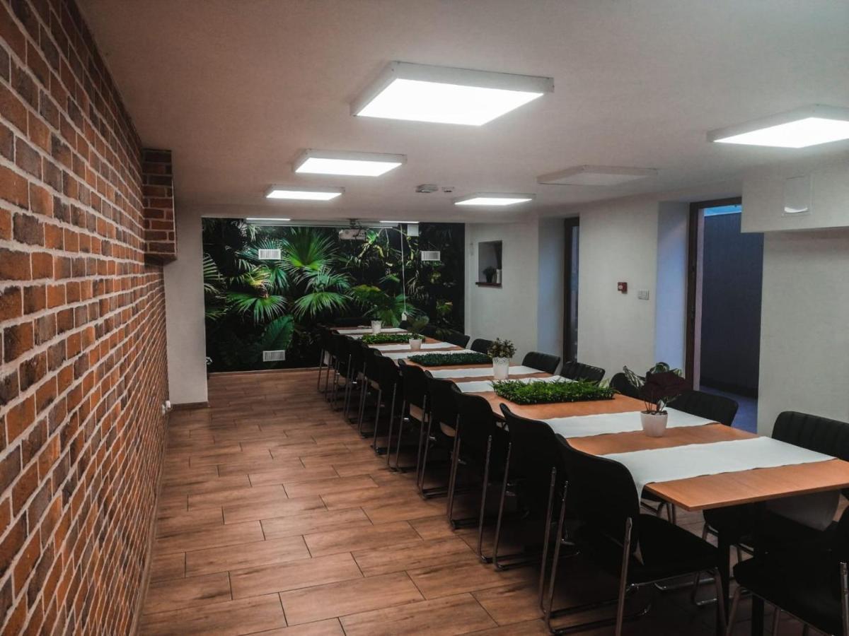 Hotel Dabrowski 오시비엥침 외부 사진