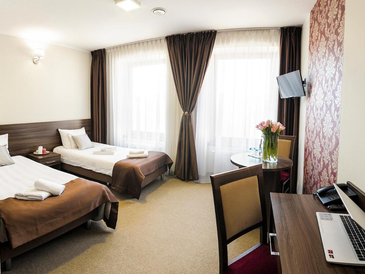 Hotel Dabrowski 오시비엥침 외부 사진