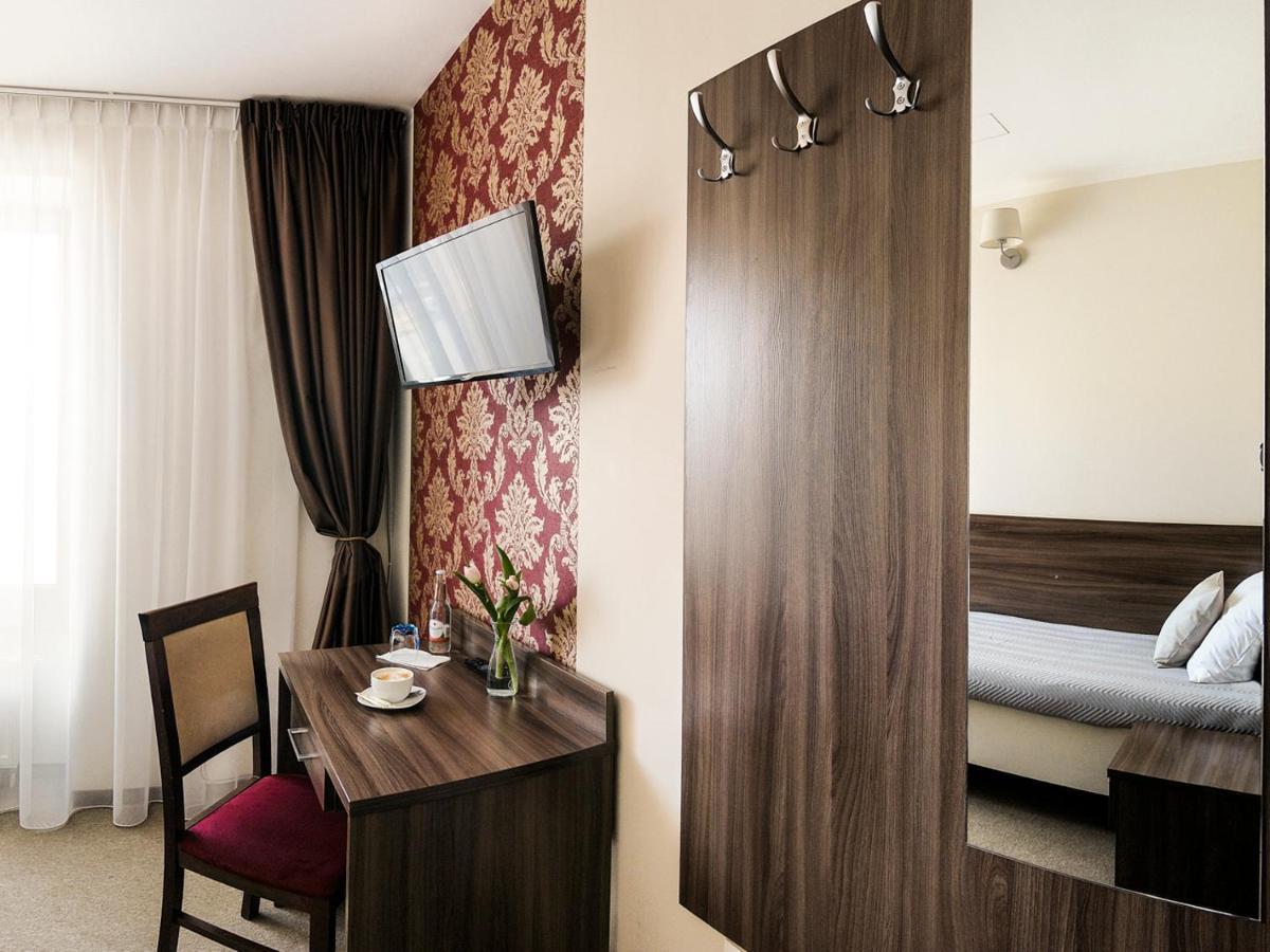 Hotel Dabrowski 오시비엥침 외부 사진