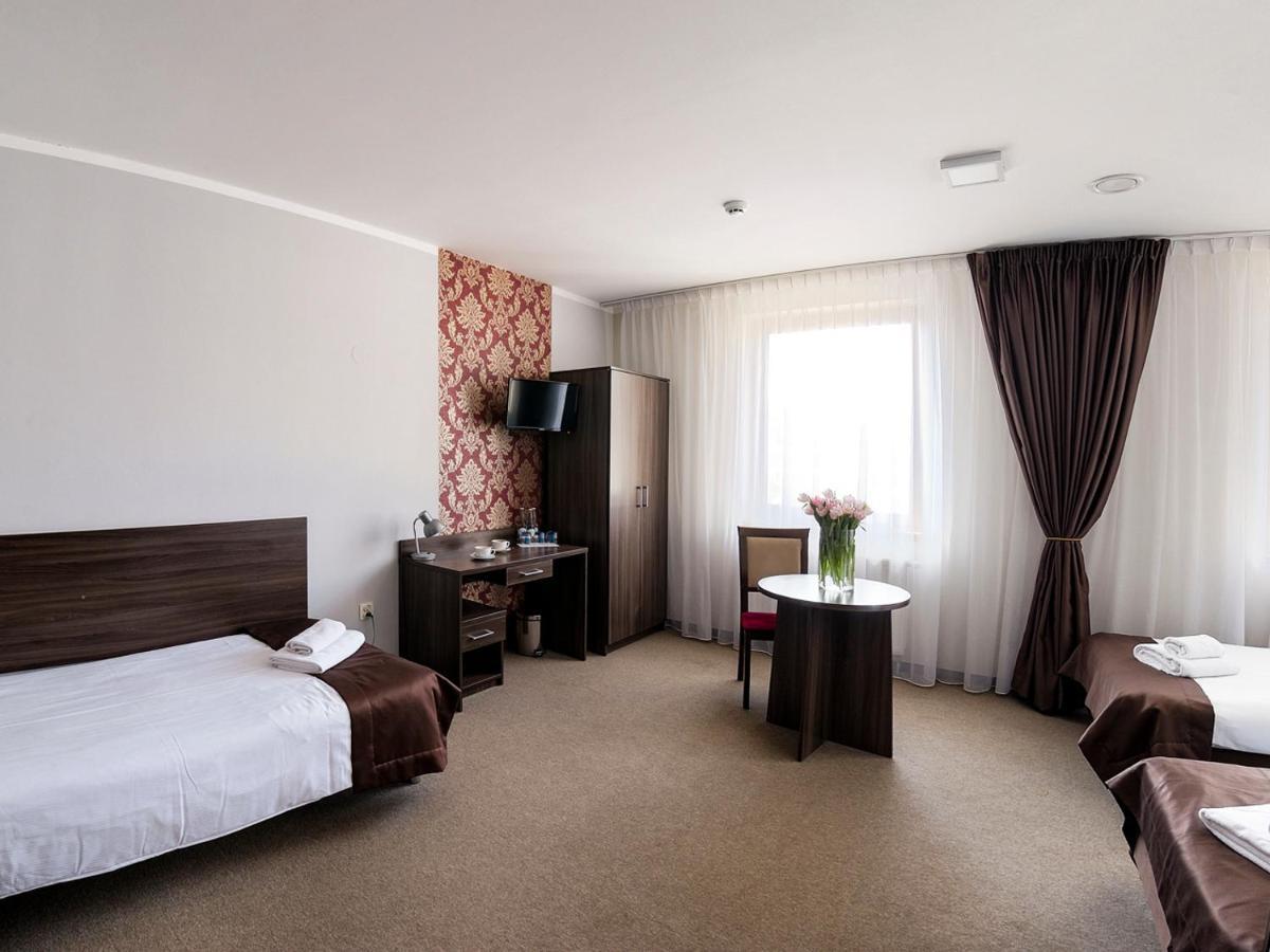 Hotel Dabrowski 오시비엥침 외부 사진