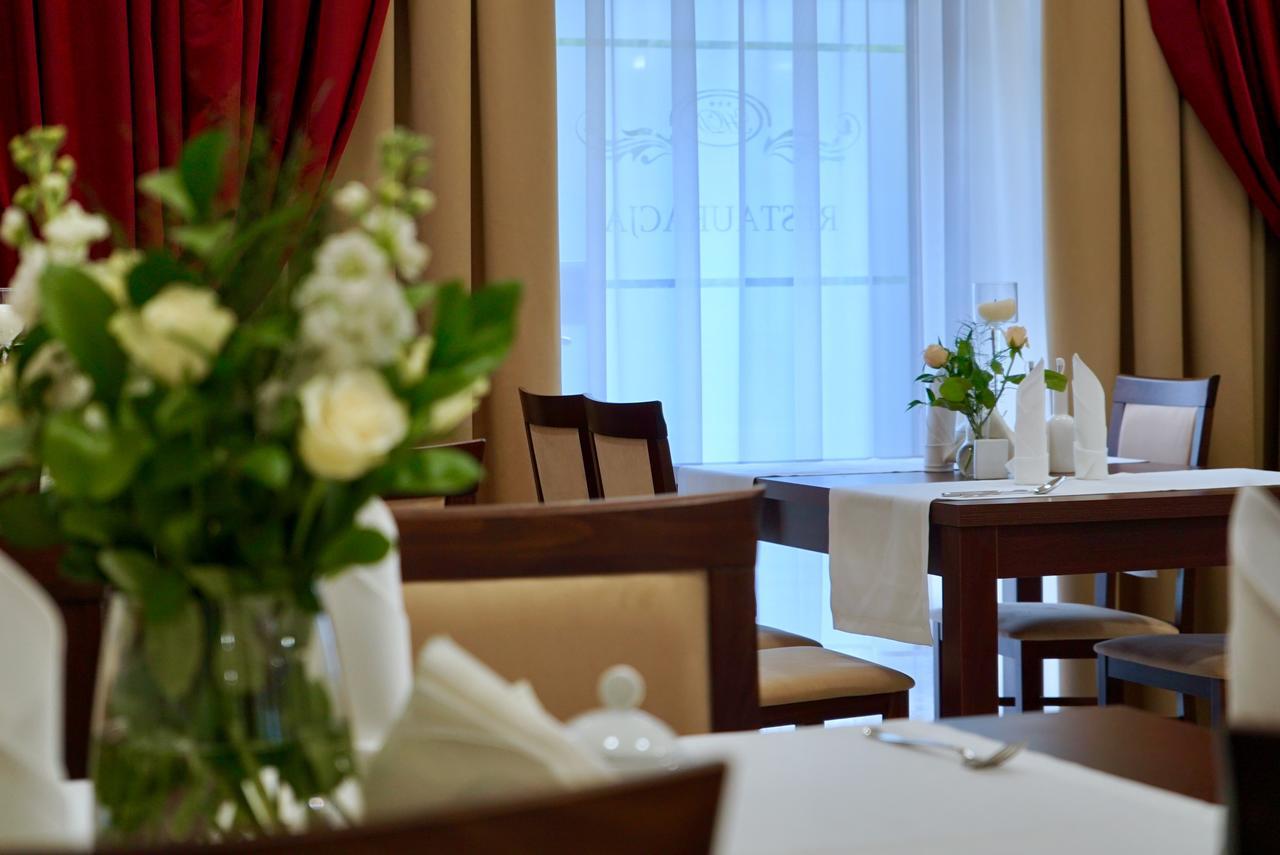Hotel Dabrowski 오시비엥침 외부 사진