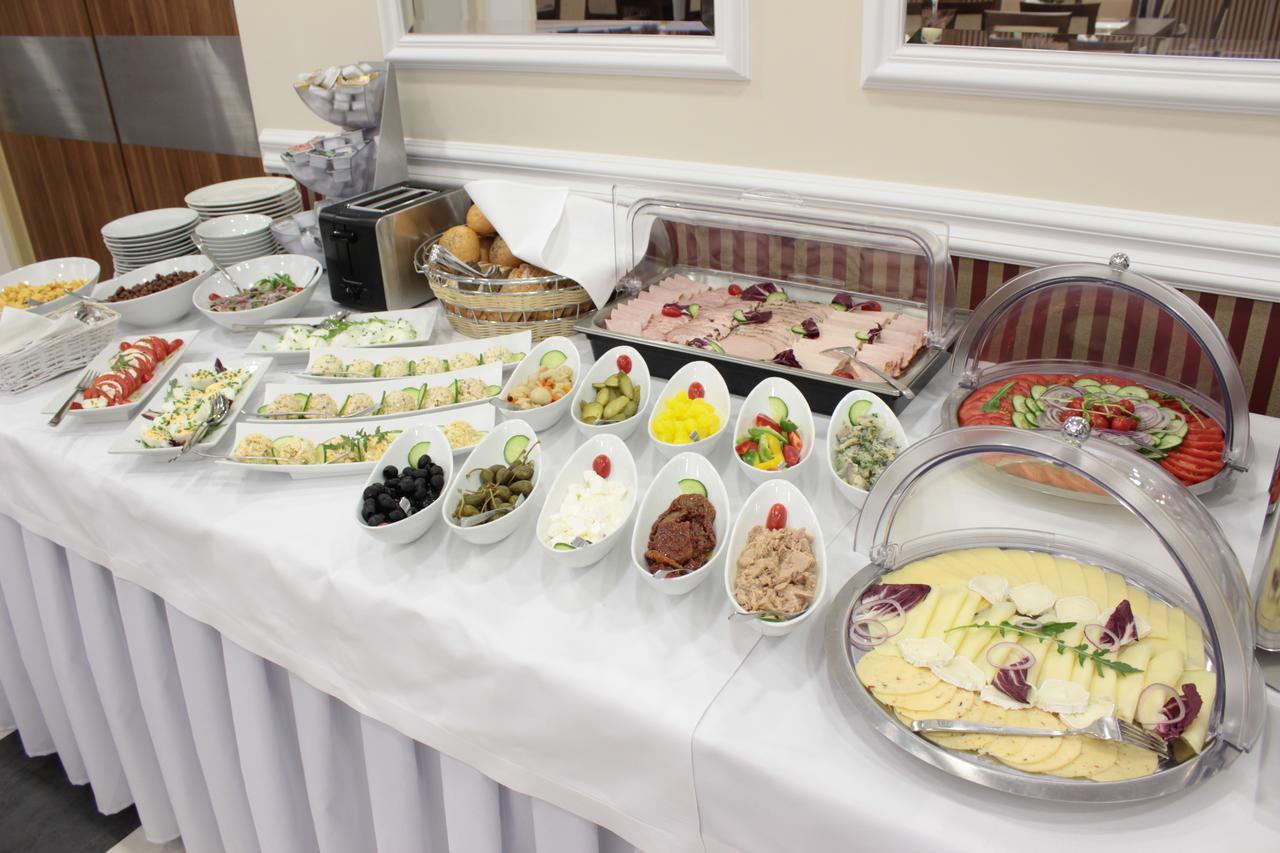 Hotel Dabrowski 오시비엥침 외부 사진
