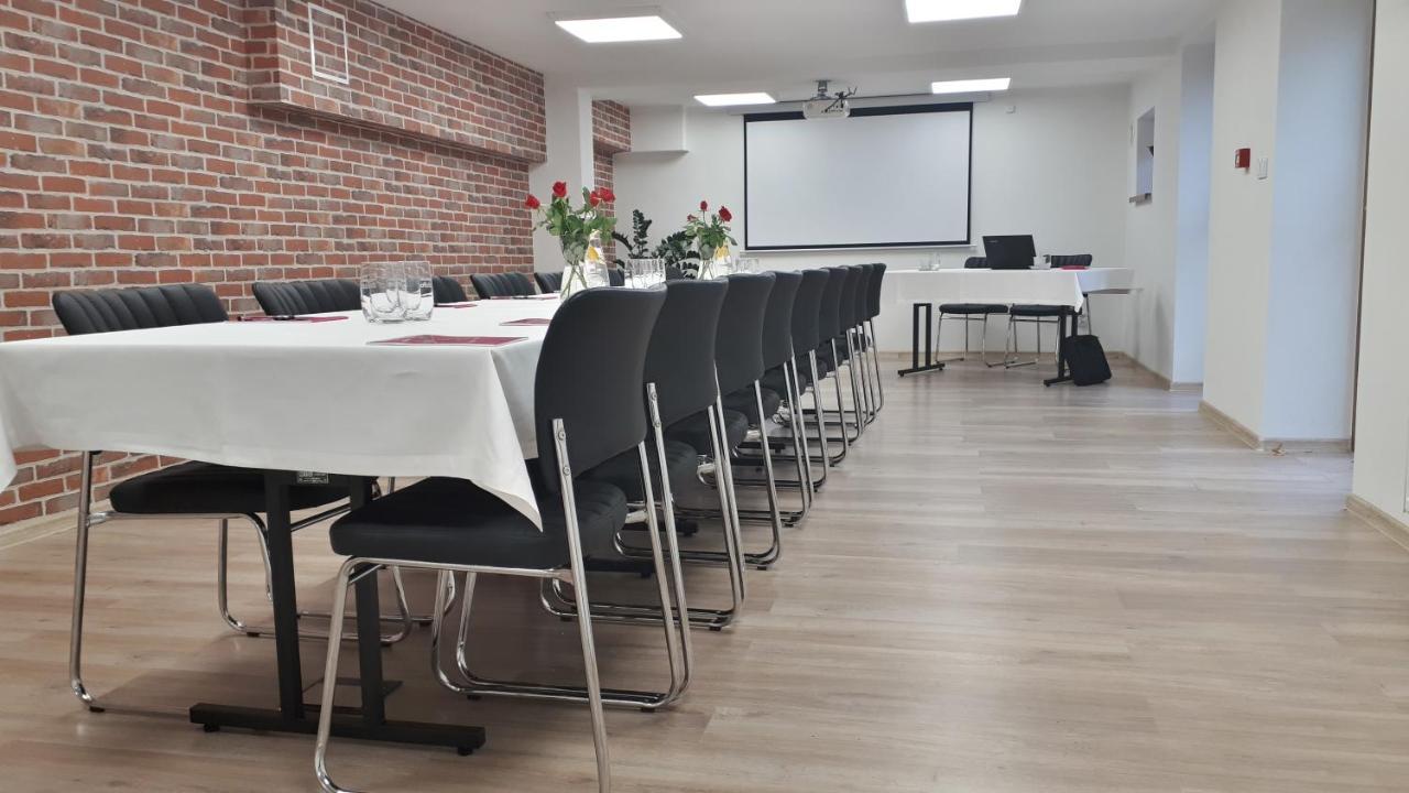 Hotel Dabrowski 오시비엥침 외부 사진